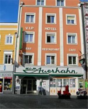 Stadthotel Restaurant Auerhahn Vocklabruck Exterior photo